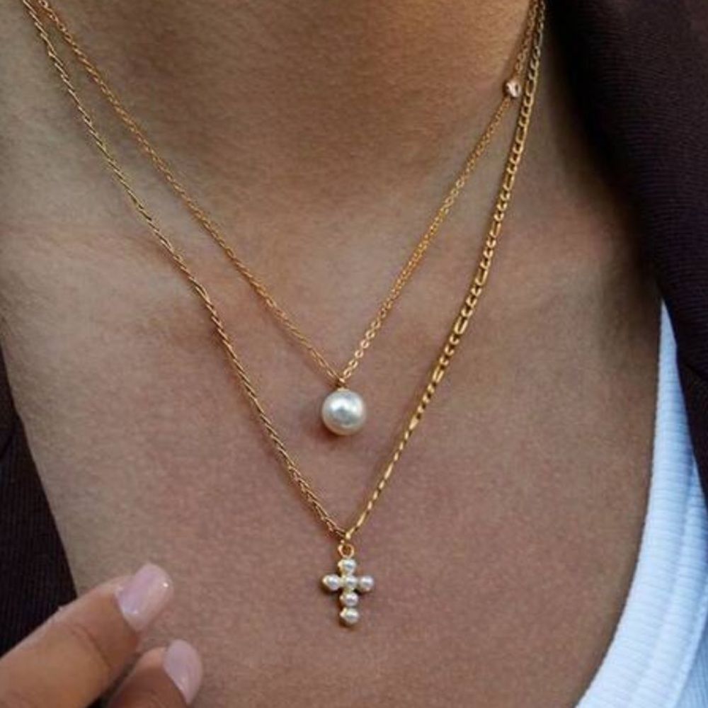Gold Cross Necklace Q607